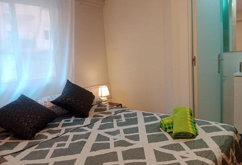 تختخواب و صبحانه Amroom   Santander