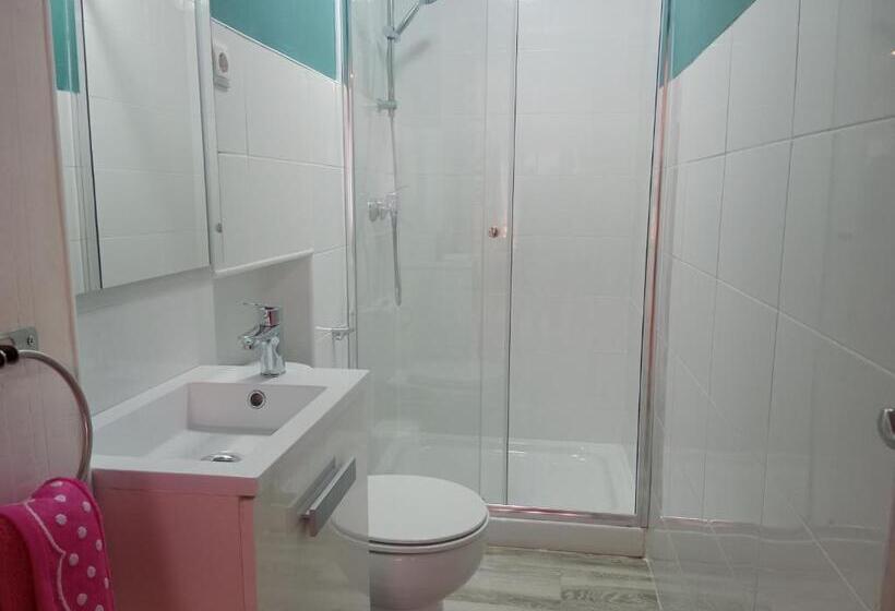 تختخواب و صبحانه Amroom   Santander