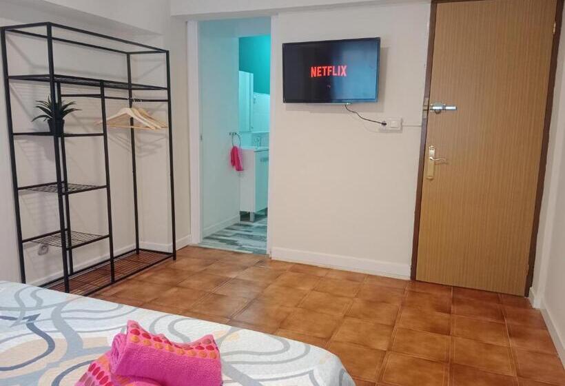 تختخواب و صبحانه Amroom   Santander