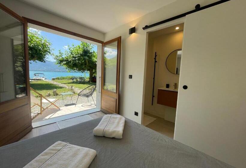 ベッドアンドブレックファースト Les Clapotis Chambres Pieds Dans L Eau Lac D Annecy