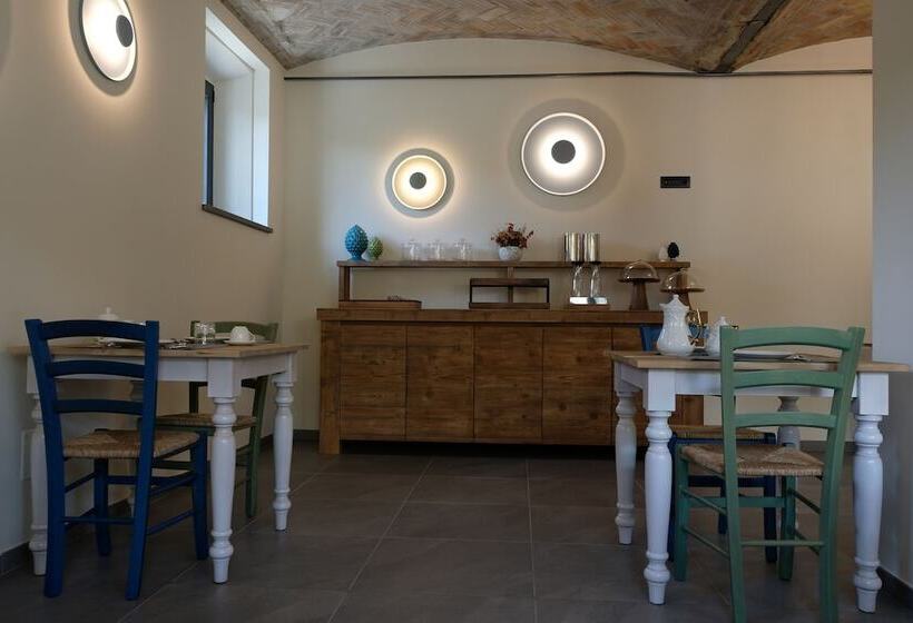 Отель Agriturismo I Tre Colli Rubbiano