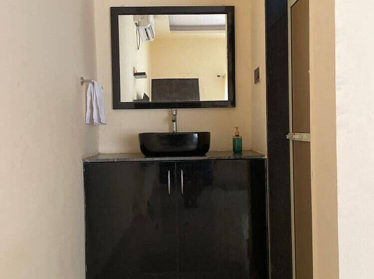 فندق Sandcastle Beach Resort