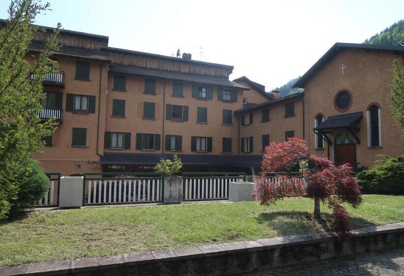 ホテル Villa Luzzago