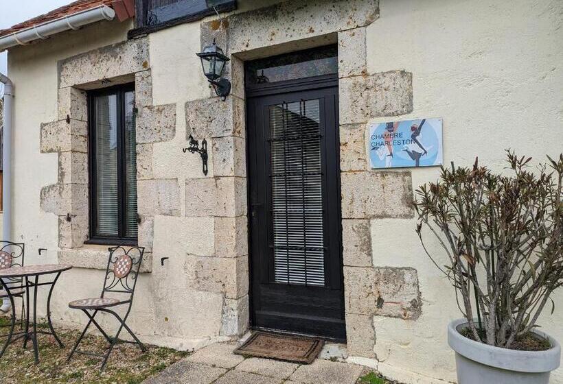 膳宿费 Guestroom Bouges Le Château, 1 Pièce, 2 Personnes   Fr 1 591 518
