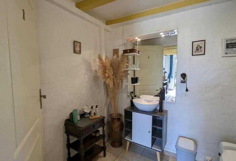 膳宿费 Guestroom Bouges Le Château, 1 Pièce, 2 Personnes   Fr 1 591 523