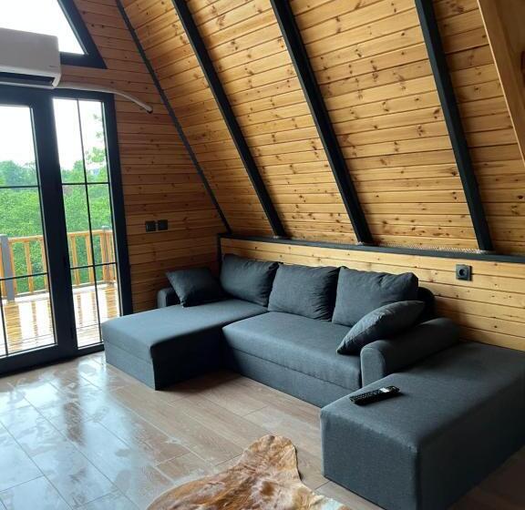 Queen Ci̇ty Hotel And Bungalov