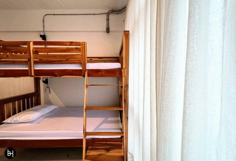 Baan650 Hostel