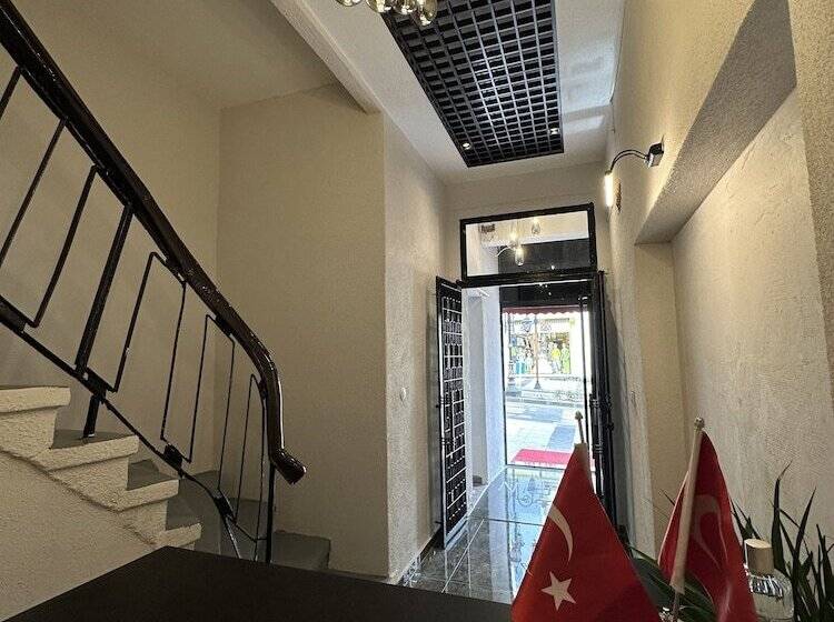 هتل Deri̇n Buti̇k