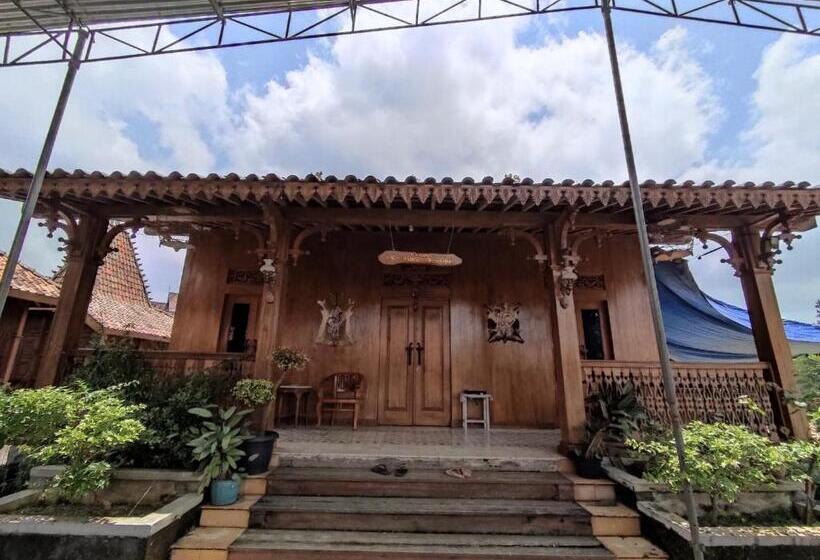 בית מלון כפרי Omah Joglo Sukorejo Redpartner