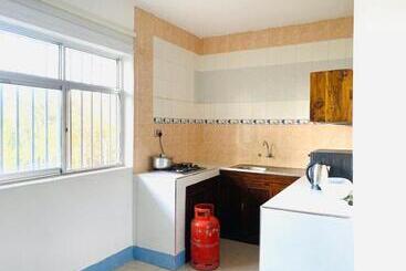 تختخواب و صبحانه Mwanza Bani Homestay