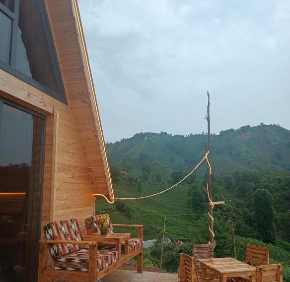 تختخواب و صبحانه Mira Bungalov