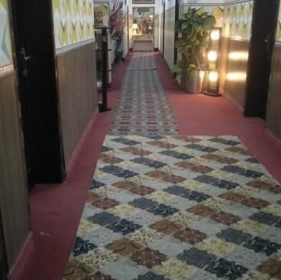 هتل Helen Suites