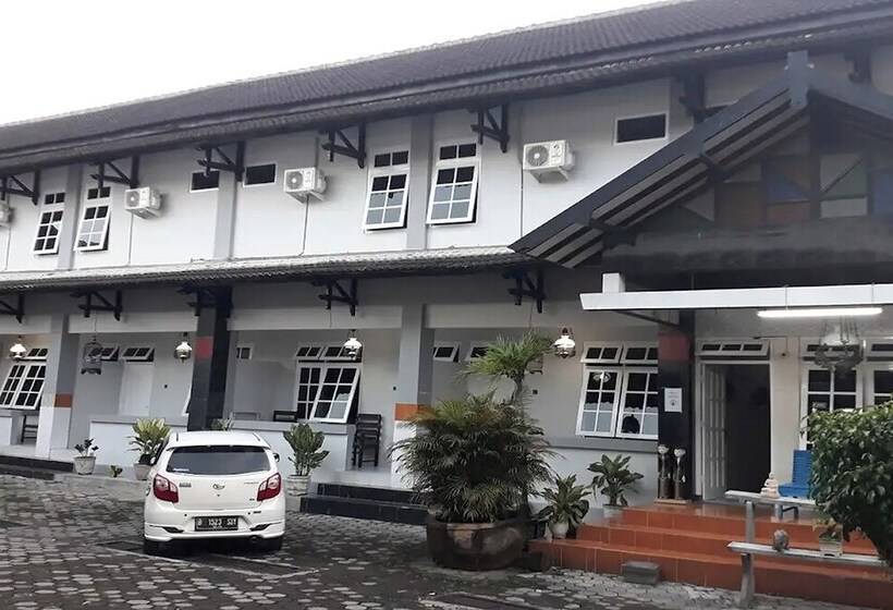 Отель Merak Indah