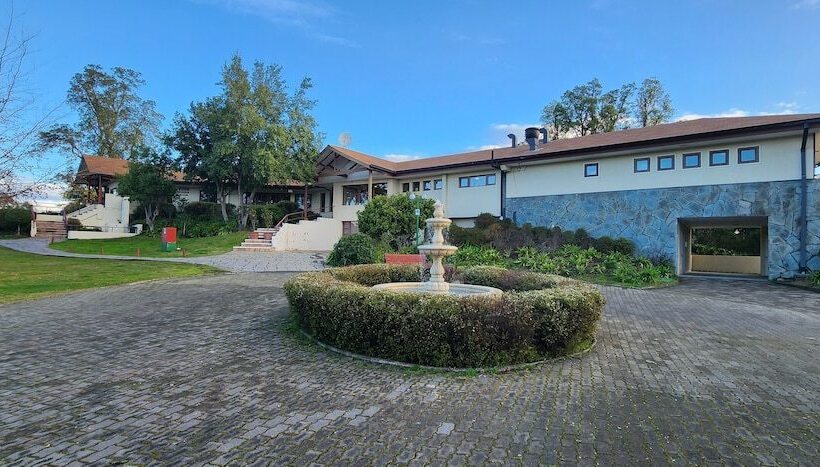 Hotel Y Cabañas Las Mellizas   Caja Los Andes