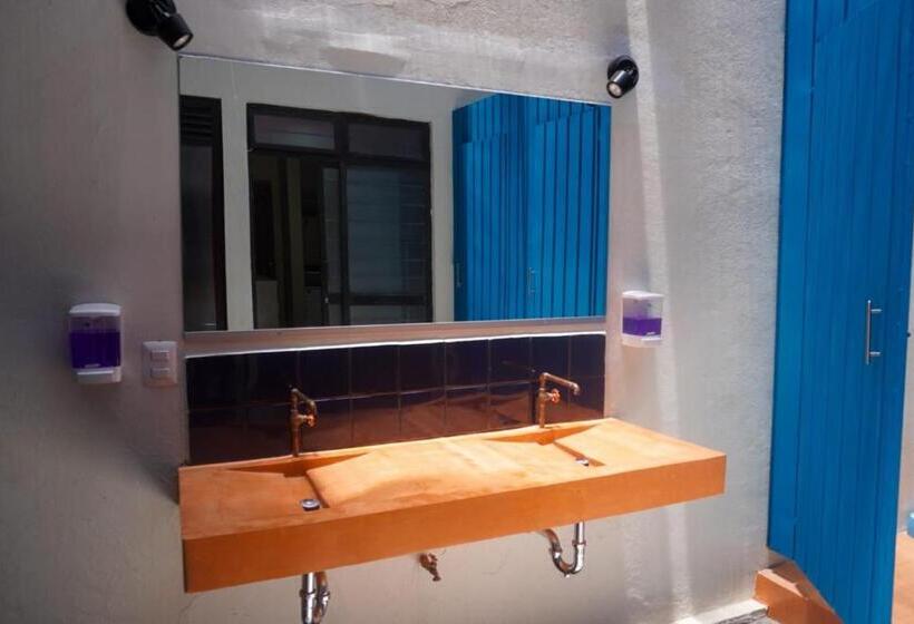 پانسیون Hostal Chocolate Calenda