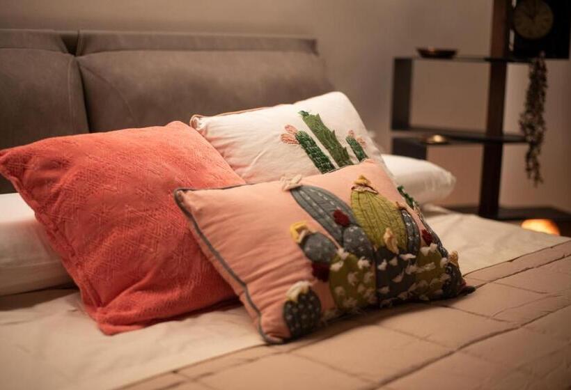 تختخواب و صبحانه San Nicolicchio Luxury Guest House