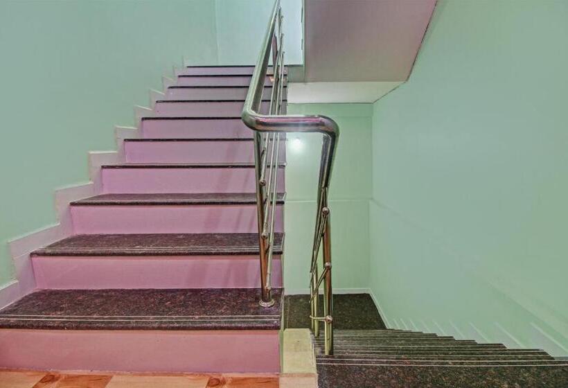 Отель O Rr Lodging And Boarding