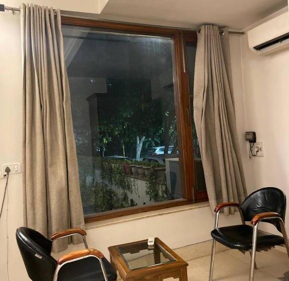 پانسیون Lutyens Villa Guest House Rooms