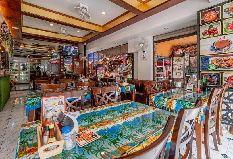 هاستل Patong Social Hotel & Restaurant