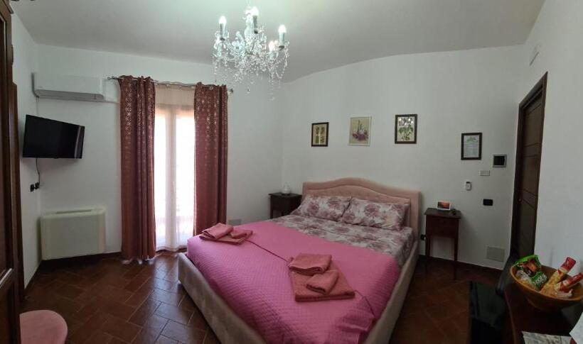 تختخواب و صبحانه Il Borgo Del Benessere