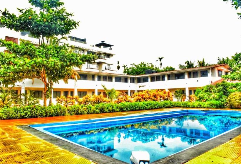 בית מלון כפרי Opulence Resort Awas Alibaug