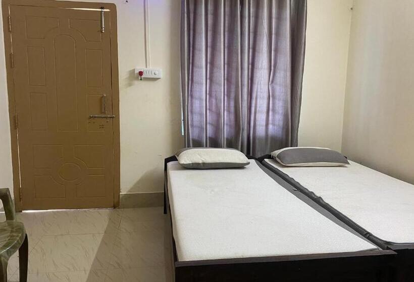 مُتل Atithya Lodge