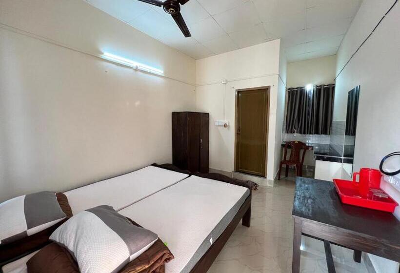 مُتل Atithya Lodge