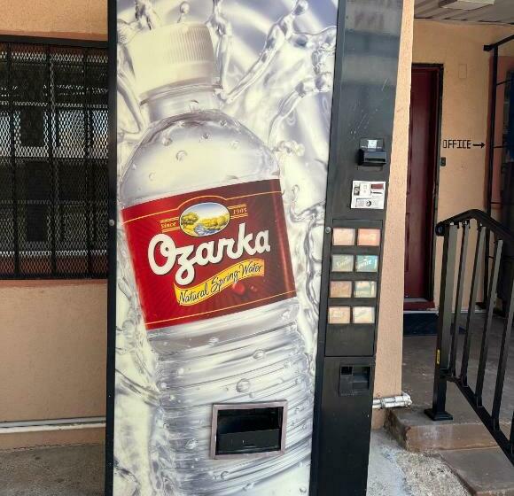 هاستل Economy Inn Odessa