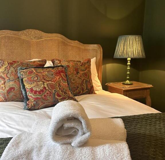 تختخواب و صبحانه The Lodge At Salhouse