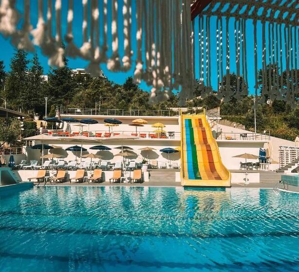 Misk Hotel & Resort