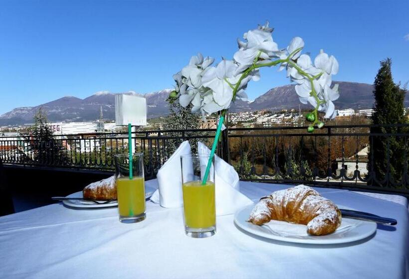 Misk Hotel & Resort
