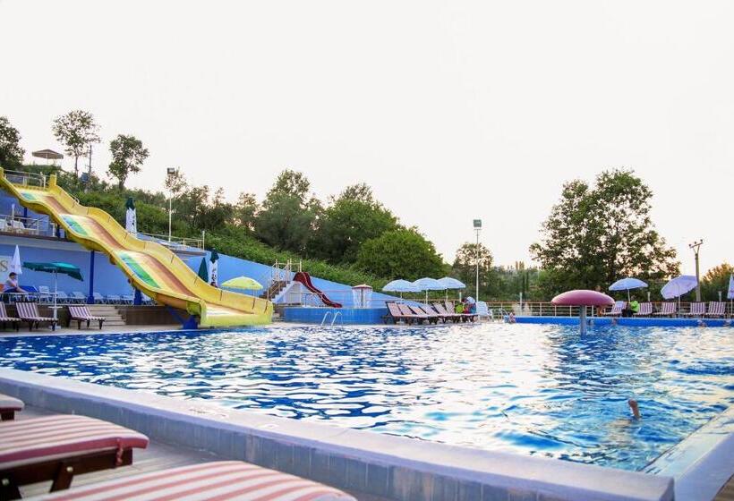 Misk Hotel & Resort