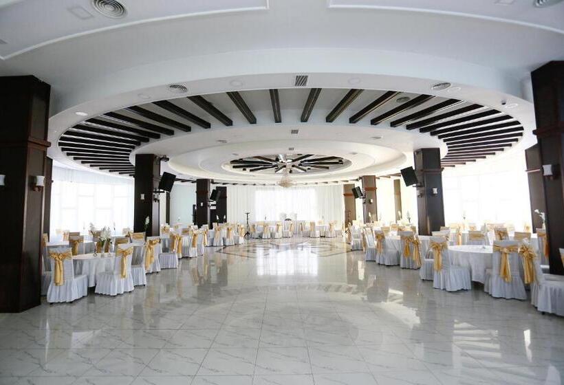 Misk Hotel & Resort