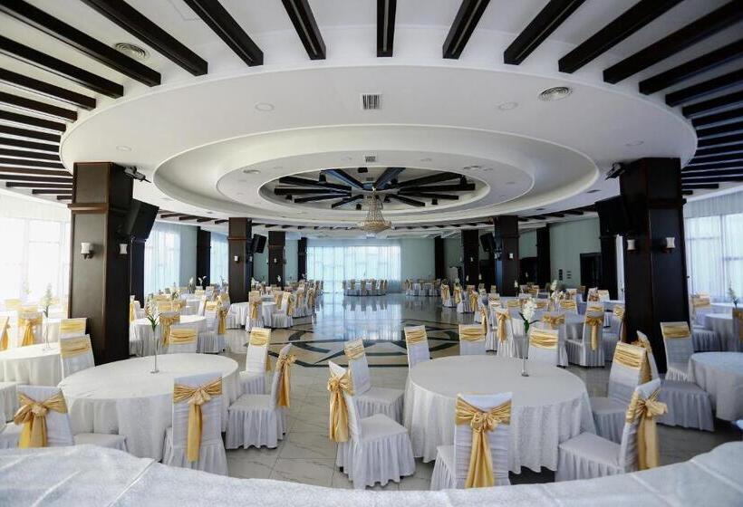 Misk Hotel & Resort