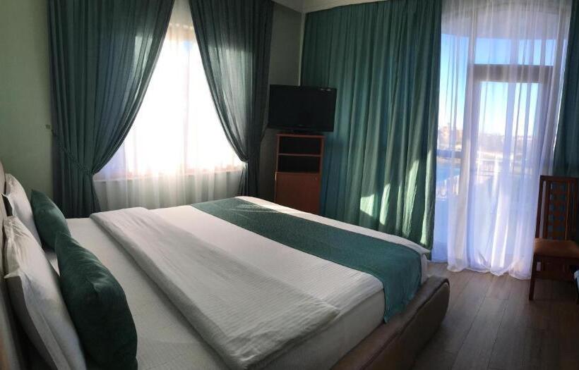 Misk Hotel & Resort