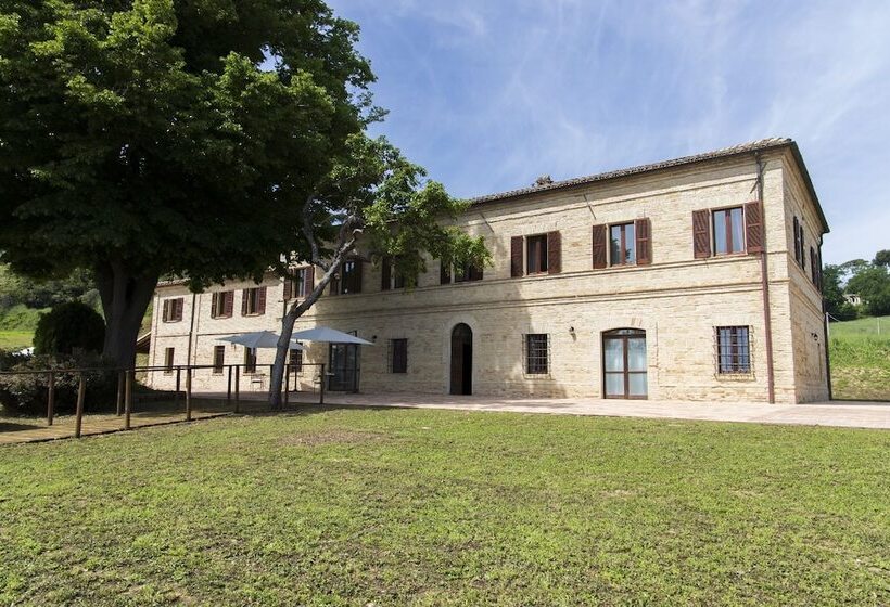 هاستل Locanda Di Montegiove