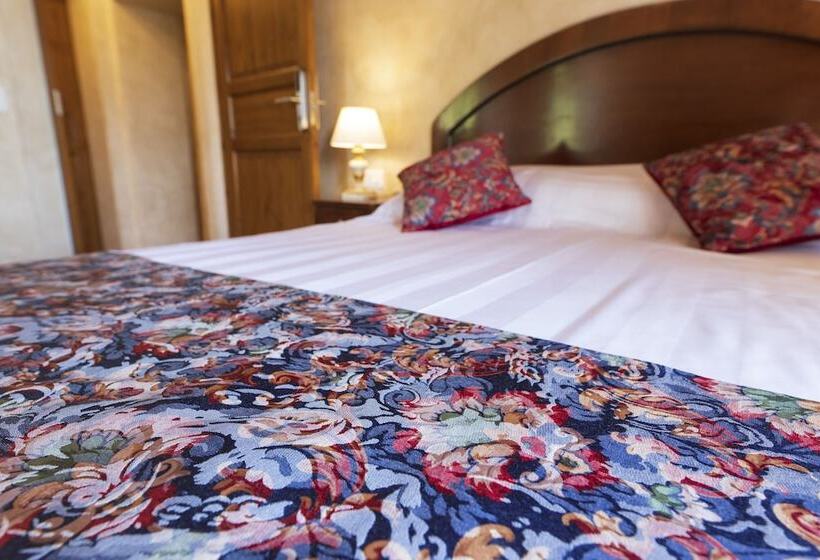 هاستل Locanda Di Montegiove