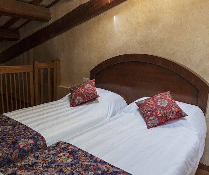هاستل Locanda Di Montegiove
