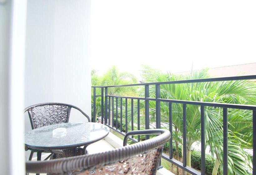 هتل Evergreen Resort Chaam
