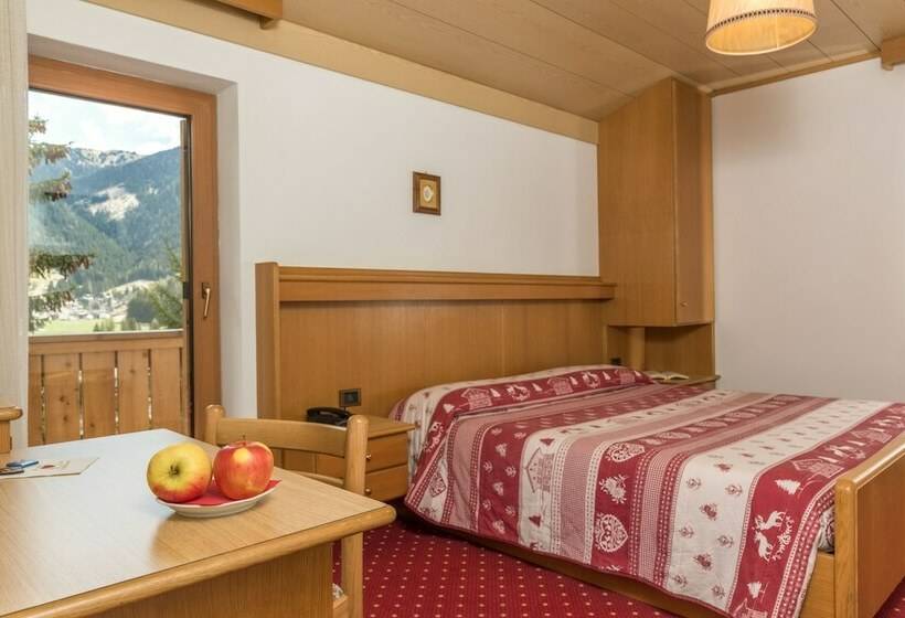 هتل Garni Lastei