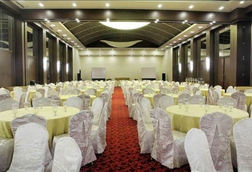 בית מלון כפרי Horison Lampung