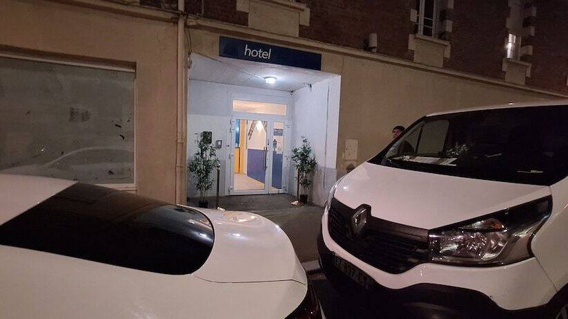 בית מלון כפרי Hôtel Le Saint Quentin