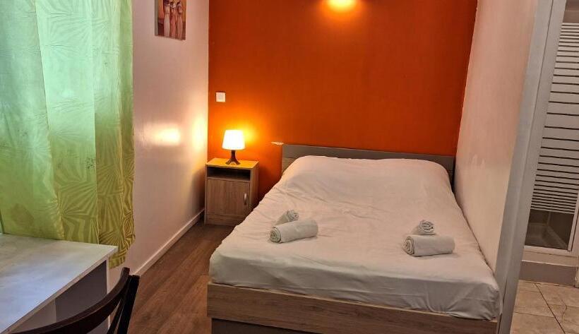 בית מלון כפרי Hôtel Le Saint Quentin