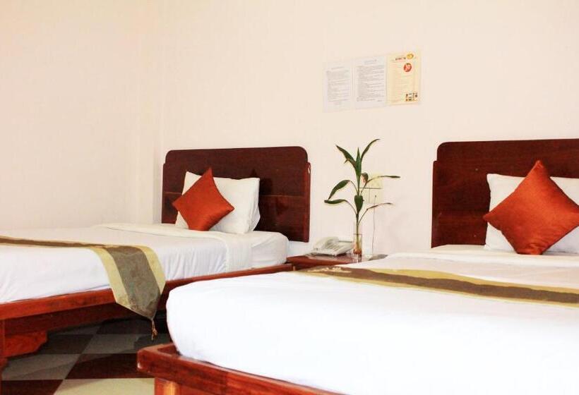 בית מלון כפרי Nawin Palace Guesthouse