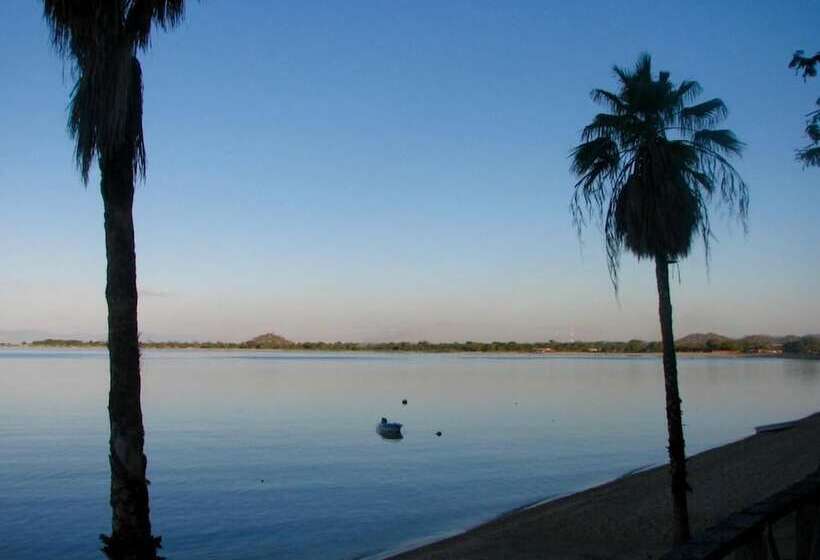 酒店 Nkhudzi Beach Lodge