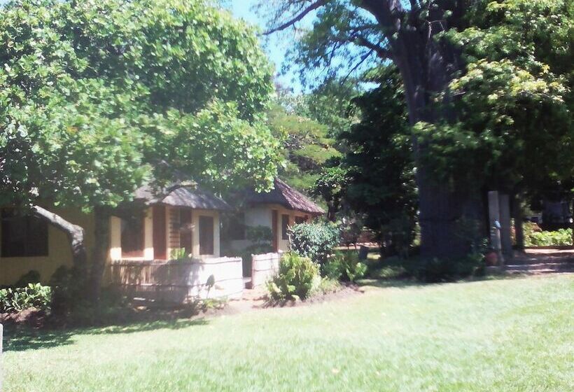 酒店 Nkhudzi Beach Lodge