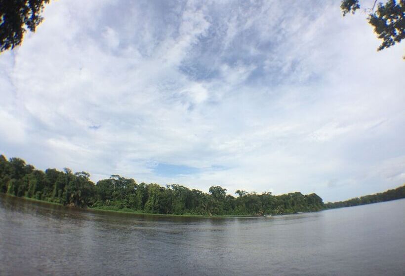 هتل Rana Roja Lodge