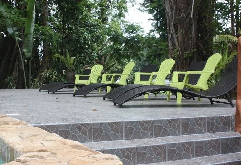 هتل Rana Roja Lodge