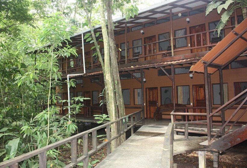 هتل Rana Roja Lodge