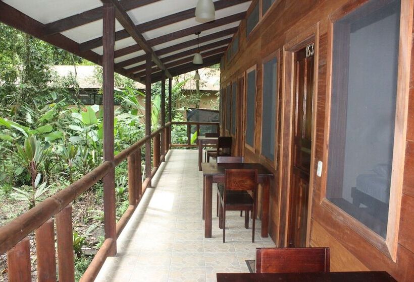 هتل Rana Roja Lodge